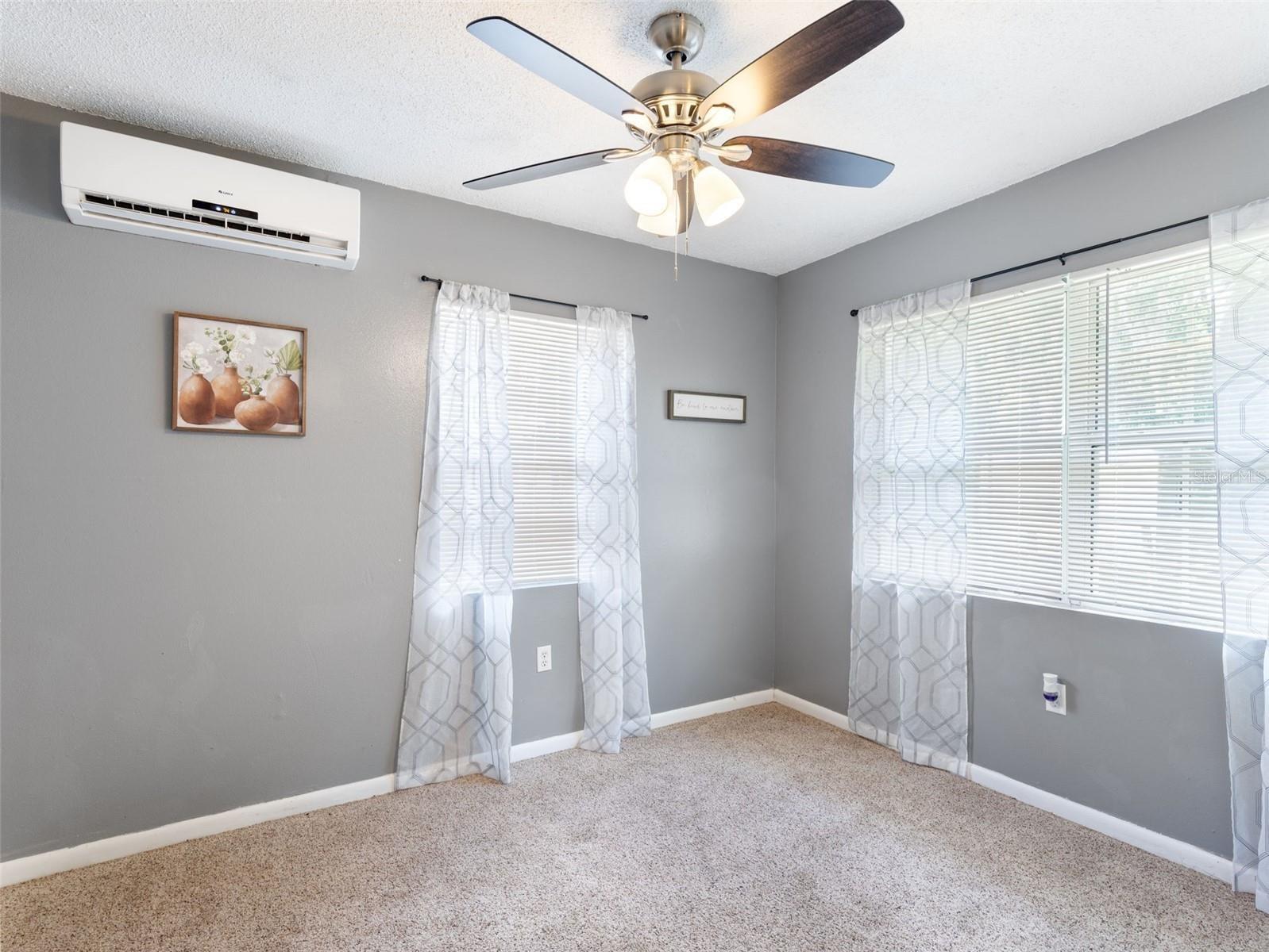 Listing photo id 9 for 10715 Northcut Avenue