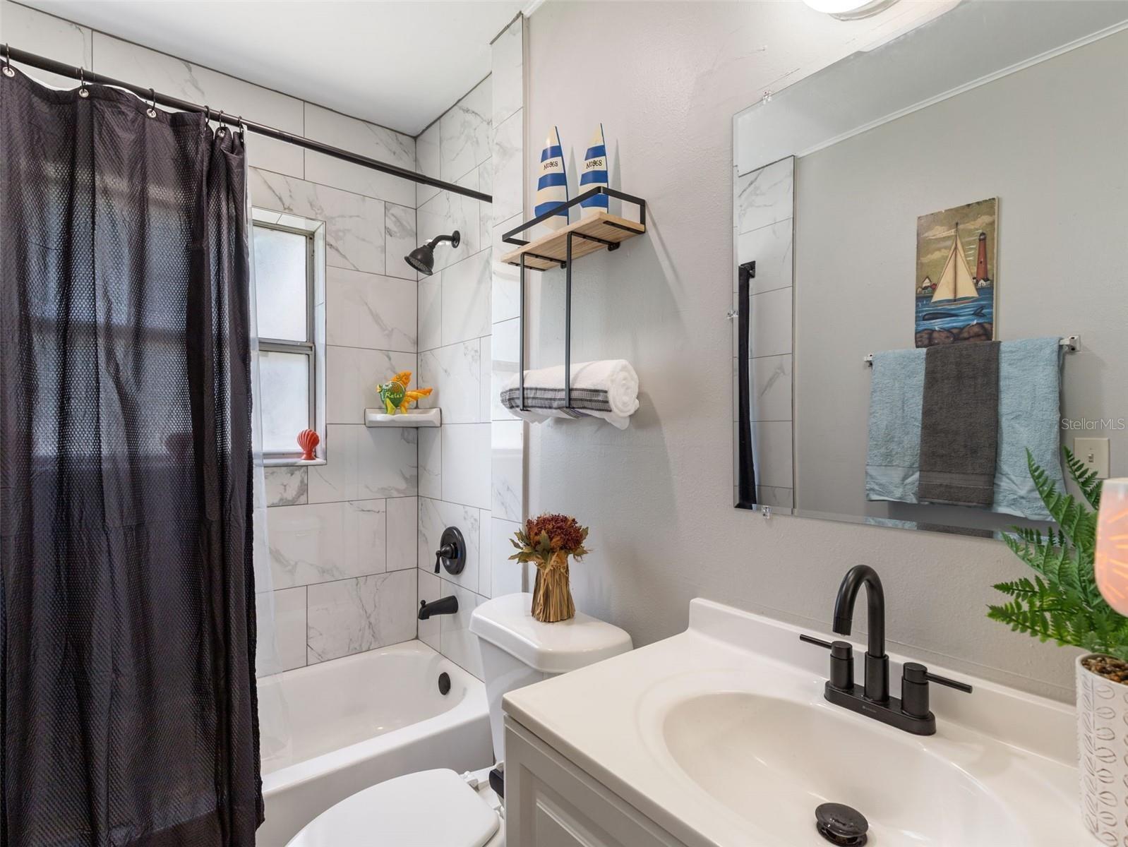 Listing photo id 11 for 10715 Northcut Avenue