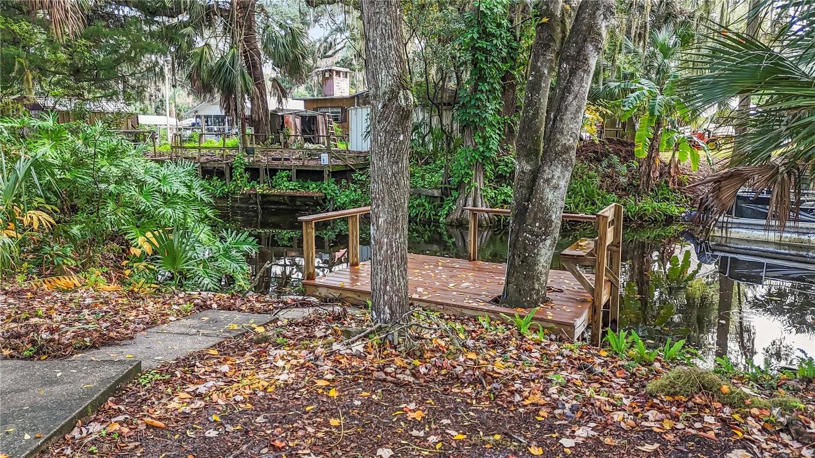 Listing photo id 23 for 10715 Northcut Avenue