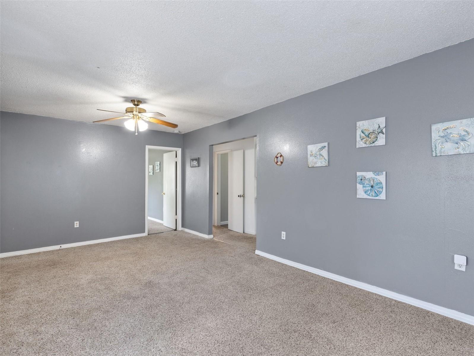 Listing photo id 5 for 10715 Northcut Avenue
