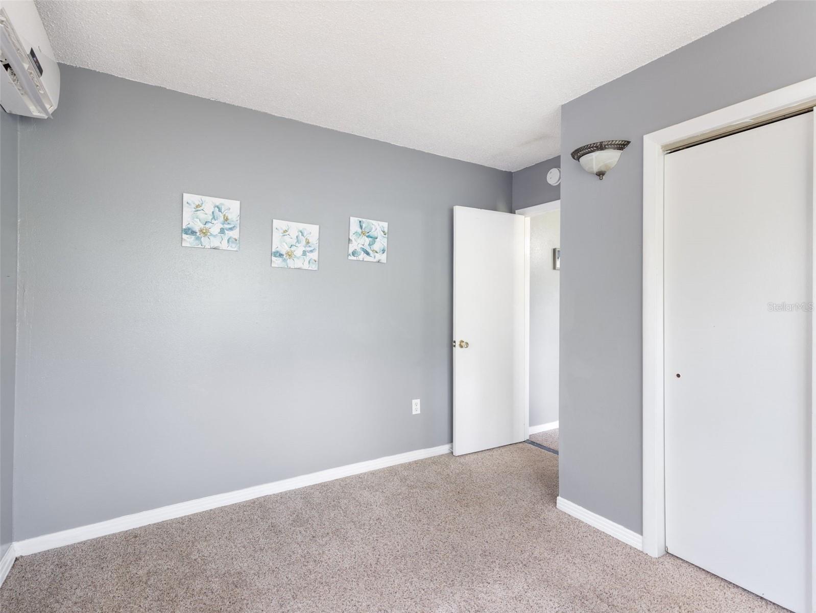 Listing photo id 7 for 10715 Northcut Avenue