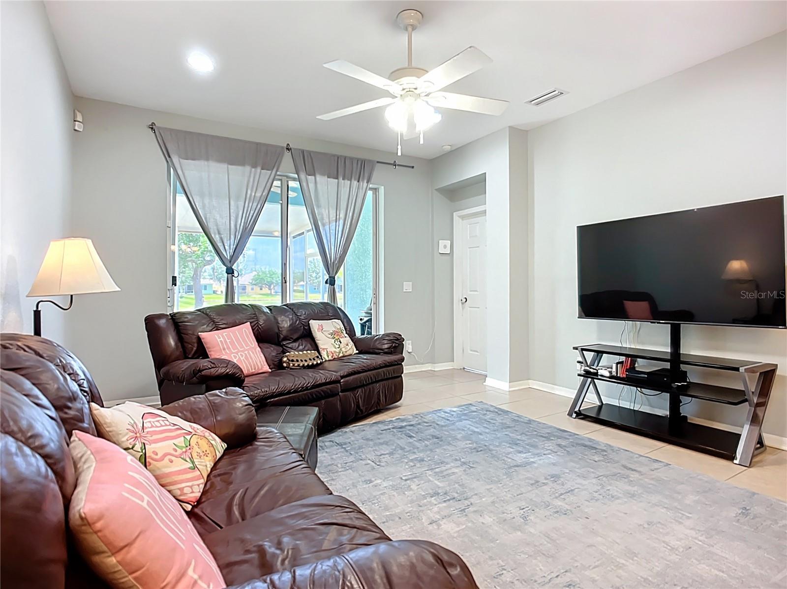 Listing photo id 17 for 11457 Captiva Kay Drive