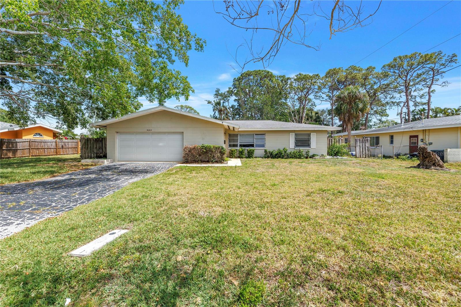 Details for 5065 Shore Acres Boulevard Ne, ST PETERSBURG, FL 33703