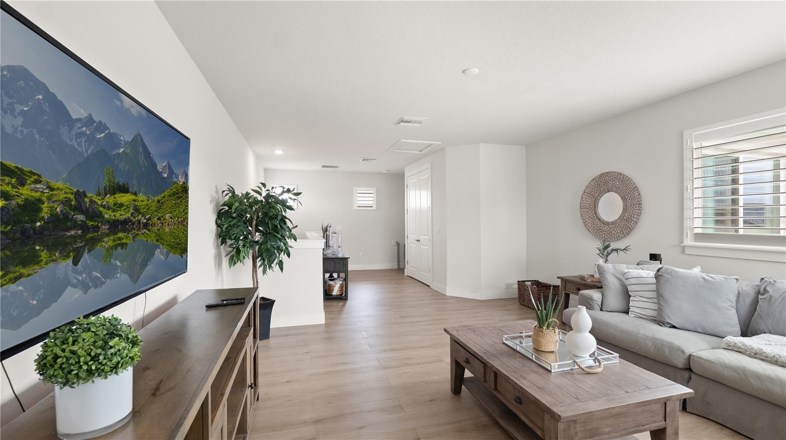 Image 31 of 45 For 8946 Ivy Stark Boulevard