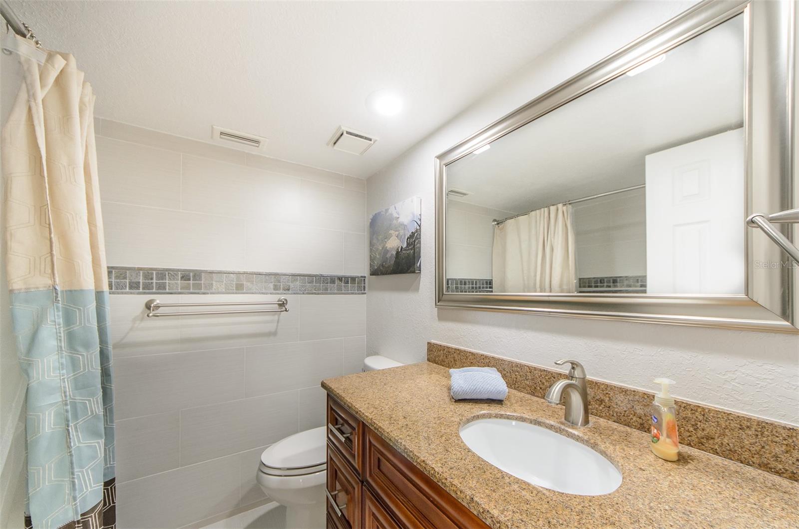 Listing photo id 15 for 1230 Gulf Boulevard 1402