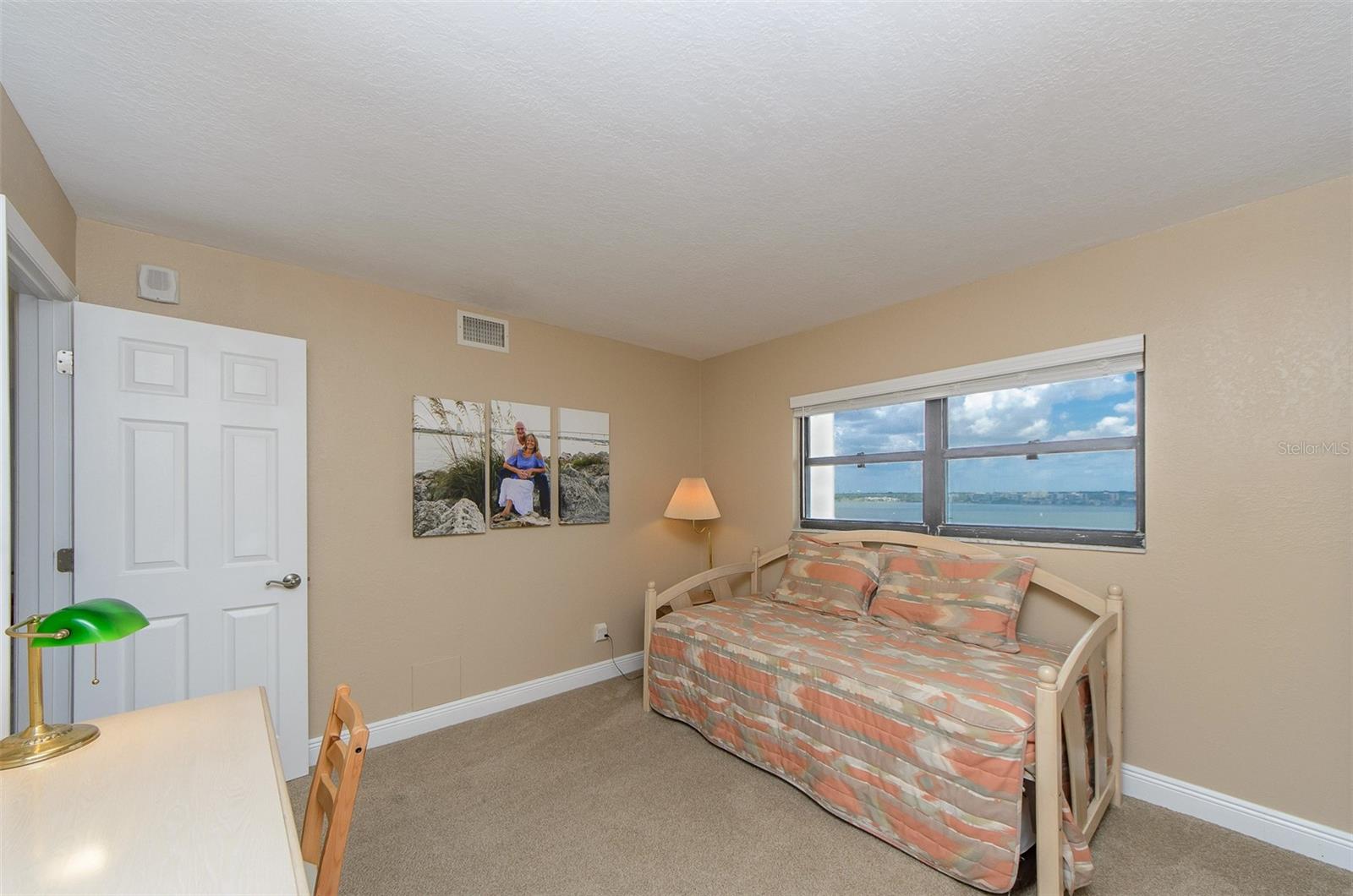 Listing photo id 18 for 1230 Gulf Boulevard 1402