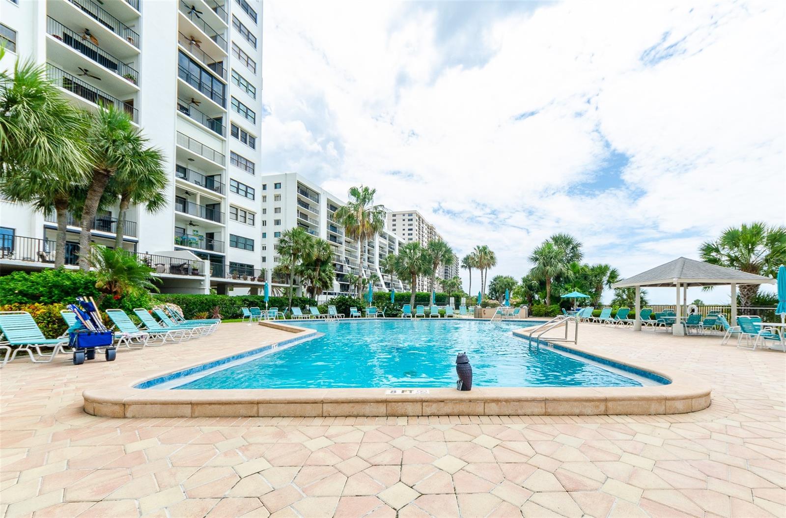 Listing photo id 25 for 1230 Gulf Boulevard 1402