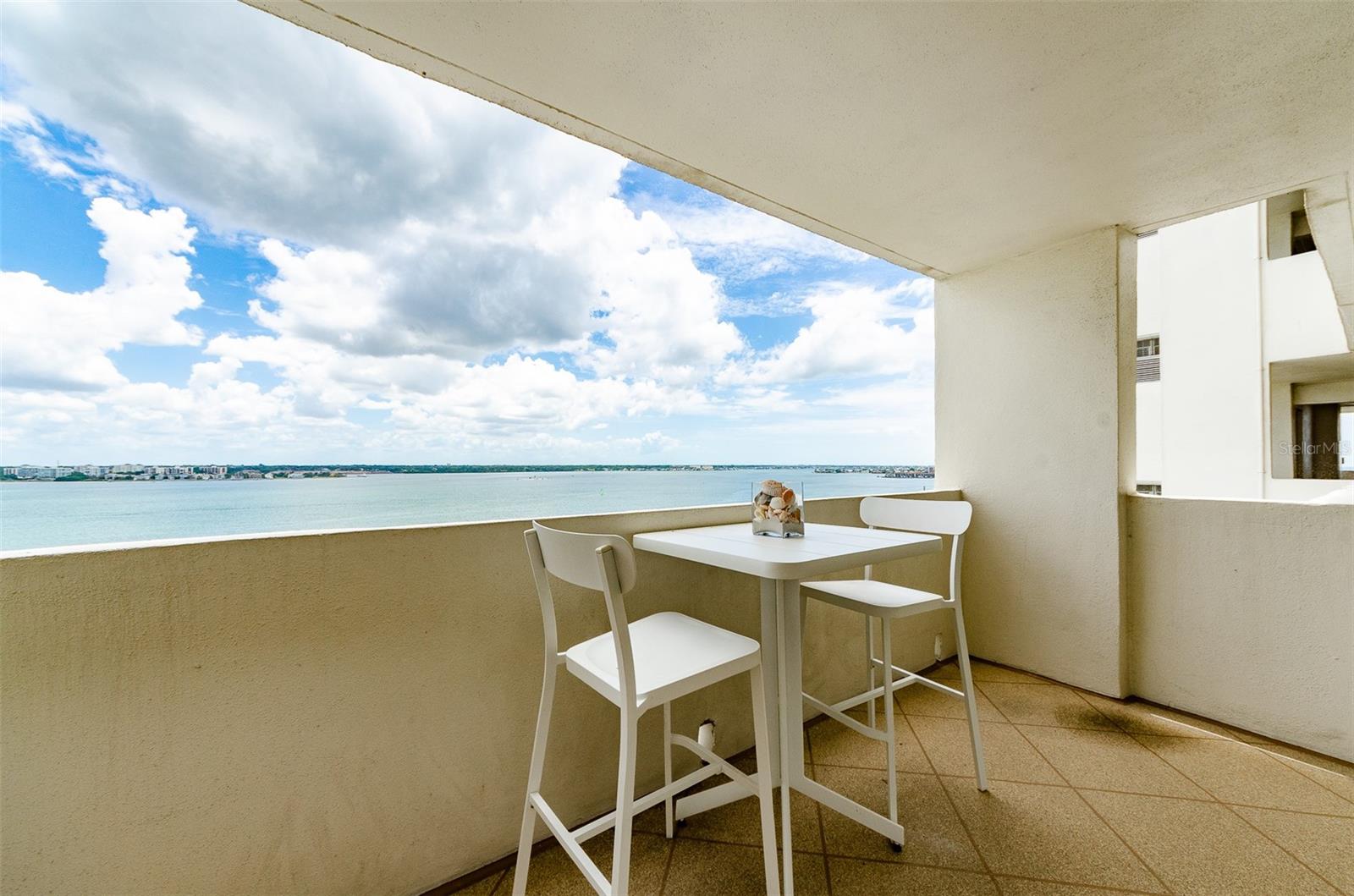 Listing photo id 1 for 1230 Gulf Boulevard 1402