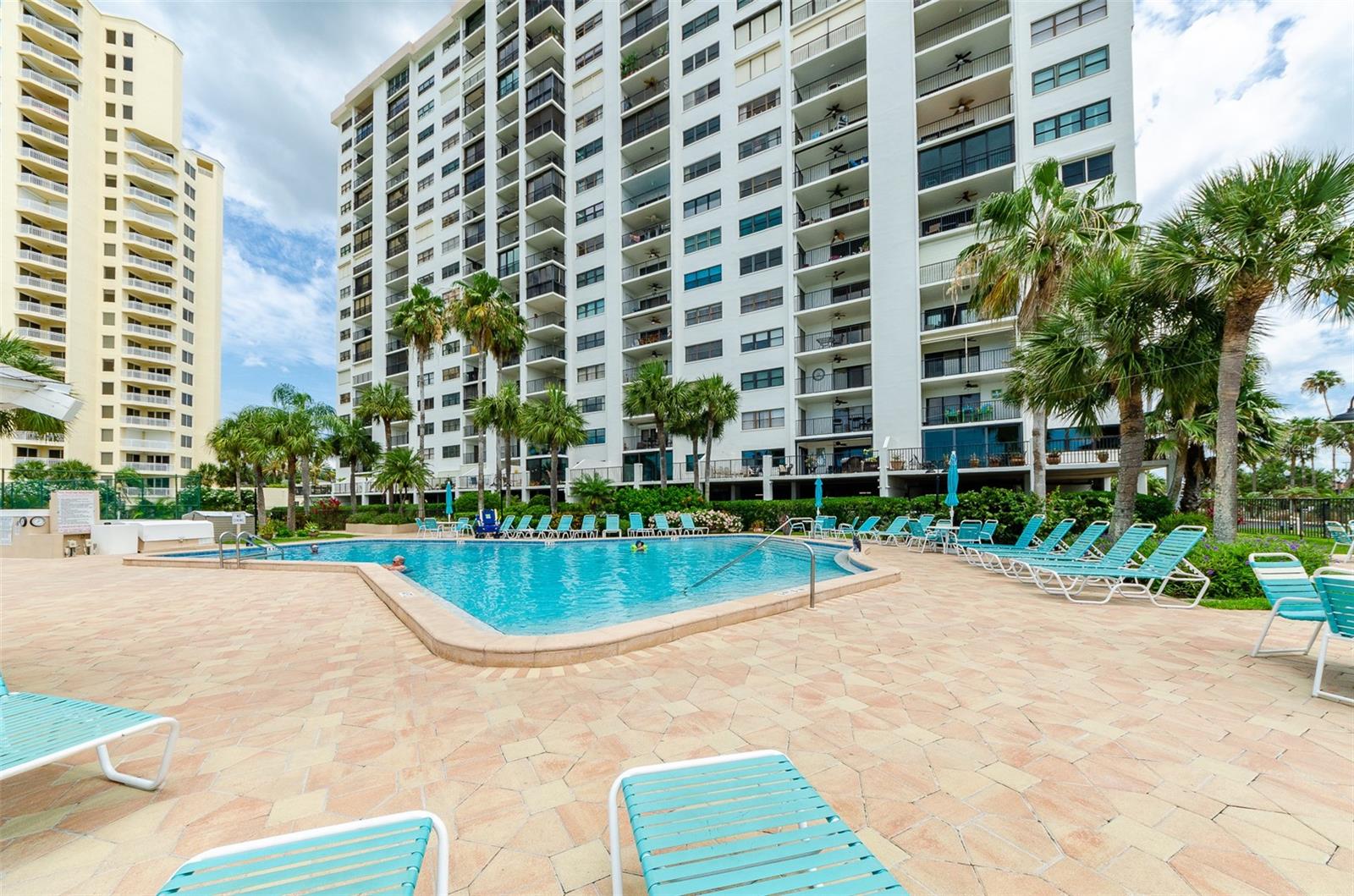Listing photo id 29 for 1230 Gulf Boulevard 1402