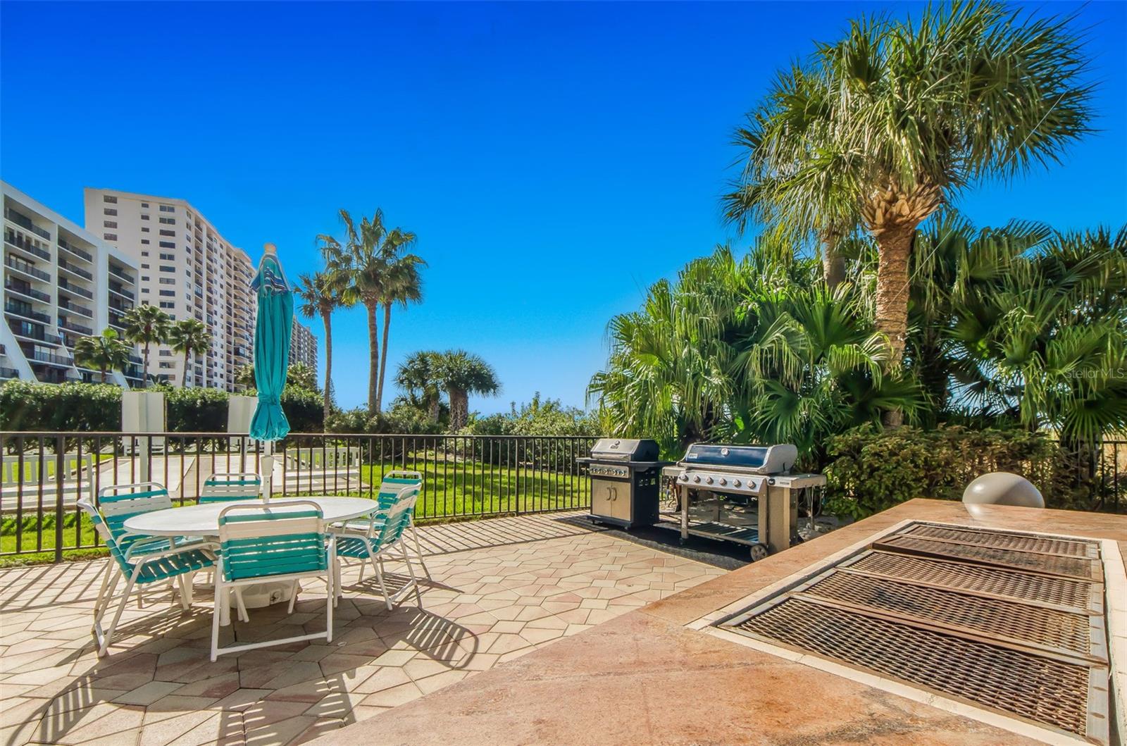 Listing photo id 30 for 1230 Gulf Boulevard 1402