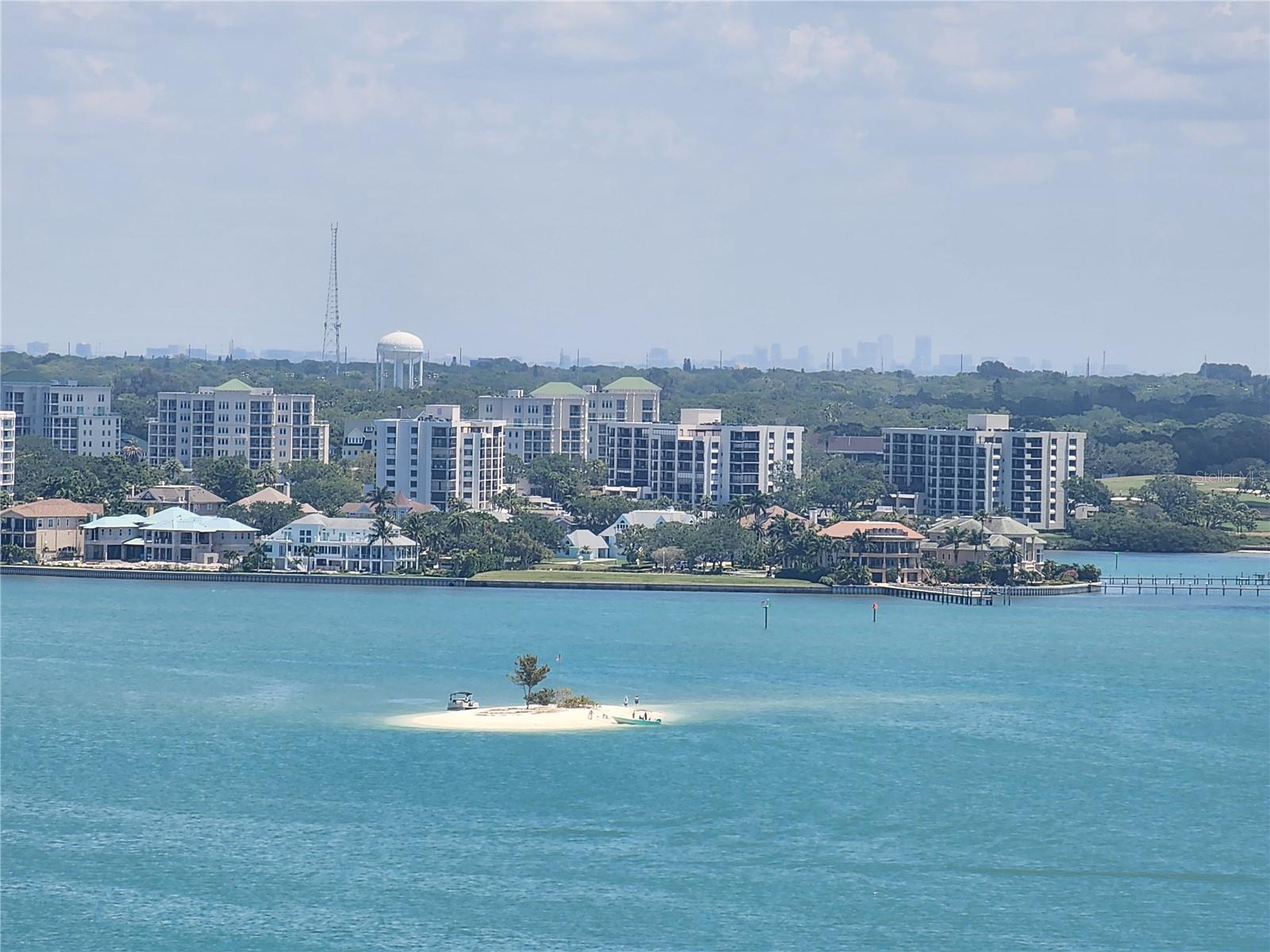 Listing photo id 37 for 1230 Gulf Boulevard 1402