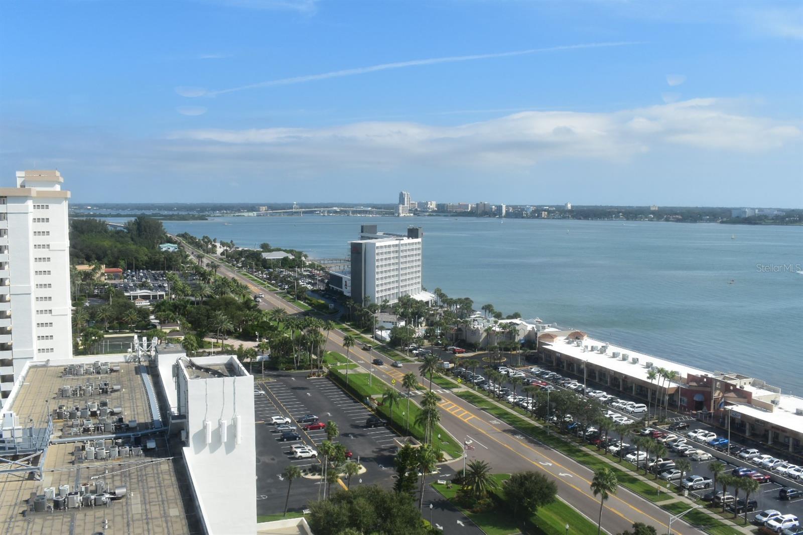 Listing photo id 38 for 1230 Gulf Boulevard 1402