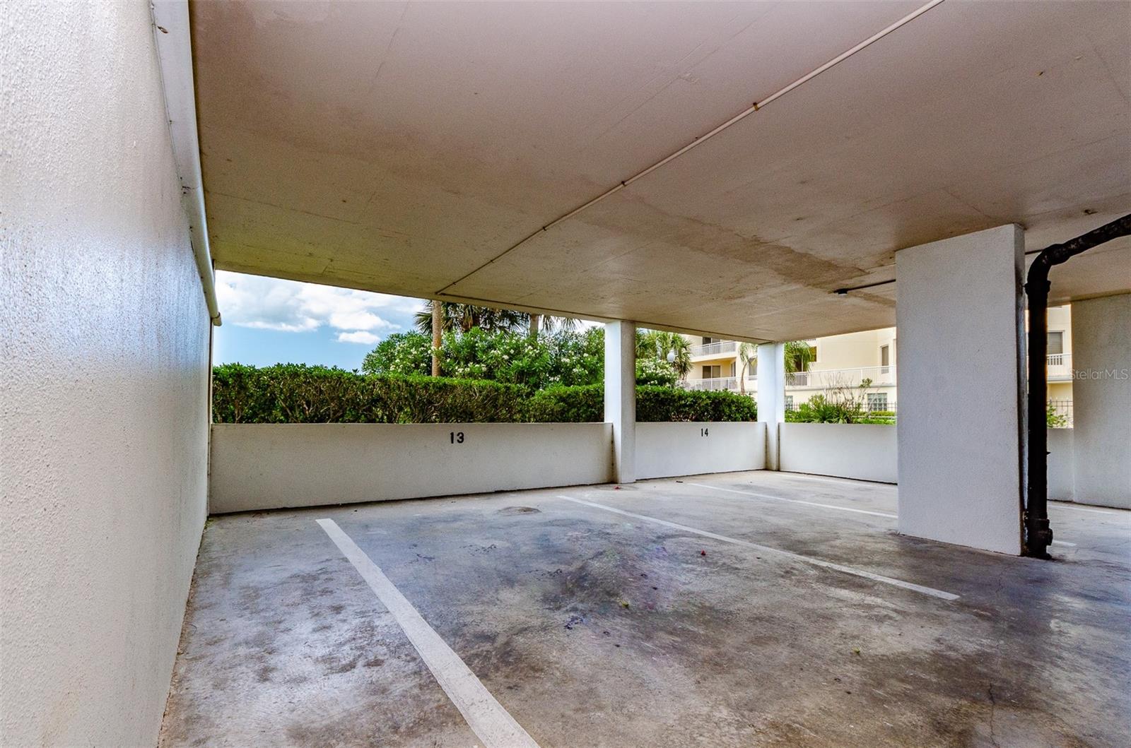 Listing photo id 39 for 1230 Gulf Boulevard 1402