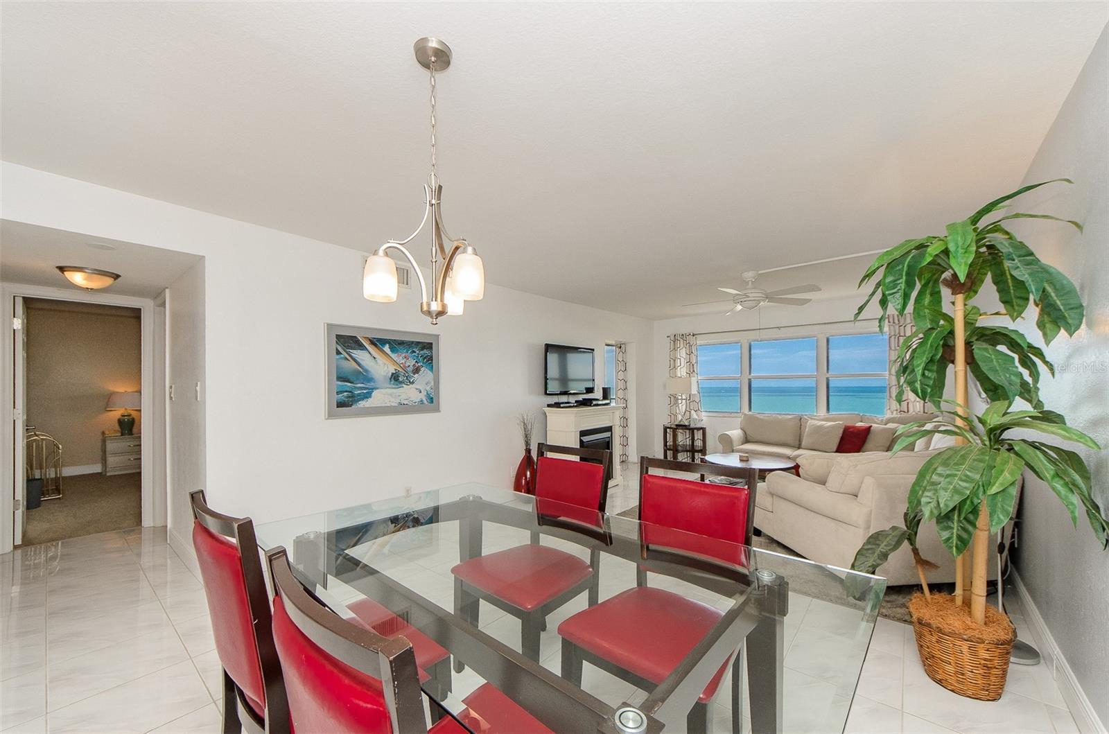 Listing photo id 5 for 1230 Gulf Boulevard 1402