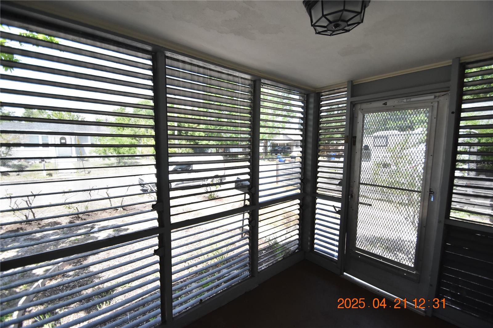 Image 15 of 38 For 3321 20th Street N
