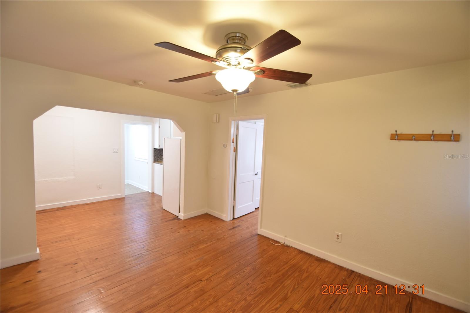 Image 18 of 38 For 3321 20th Street N