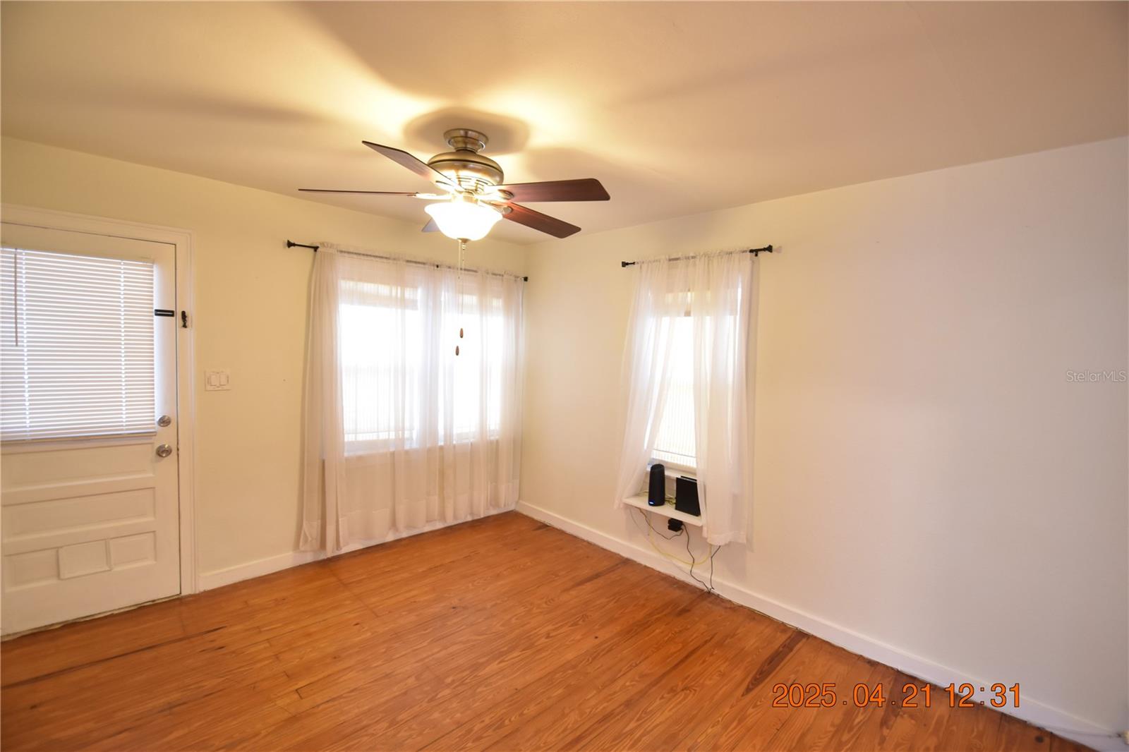 Image 20 of 38 For 3321 20th Street N