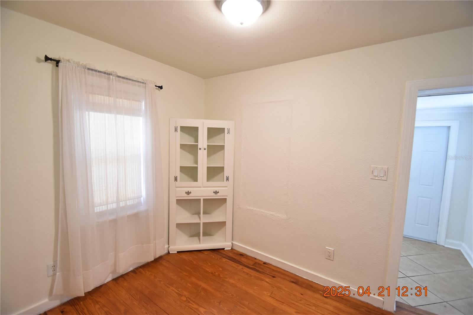 Image 21 of 38 For 3321 20th Street N