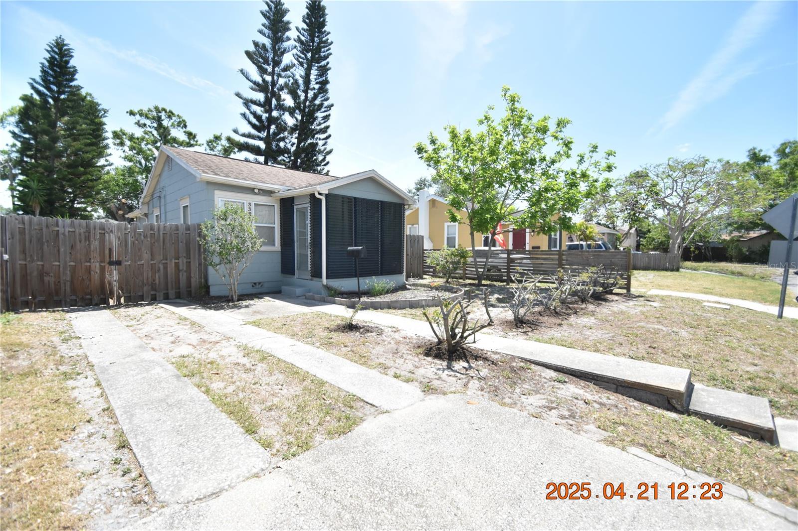 Image 3 of 38 For 3321 20th Street N