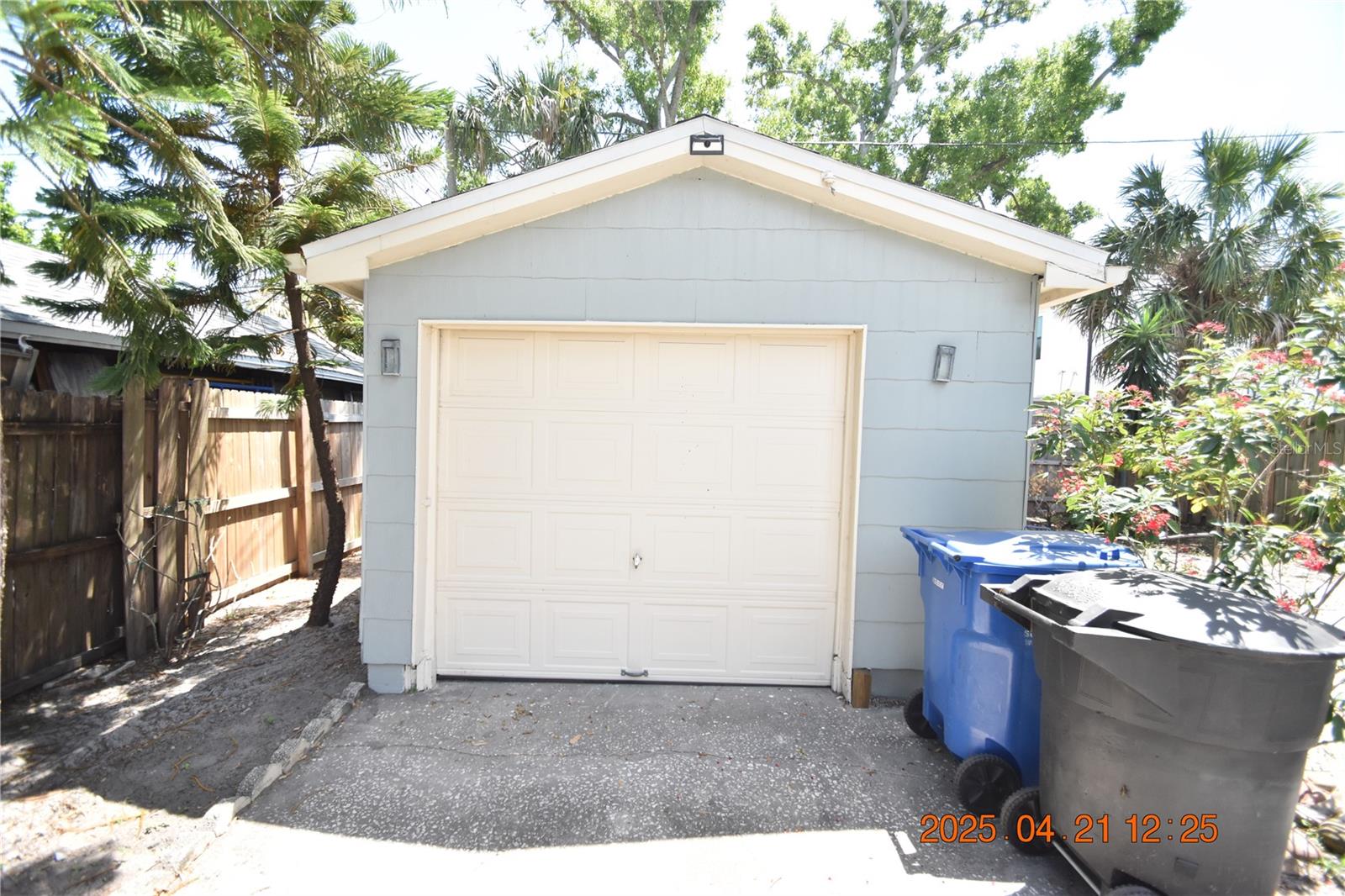 Image 8 of 38 For 3321 20th Street N
