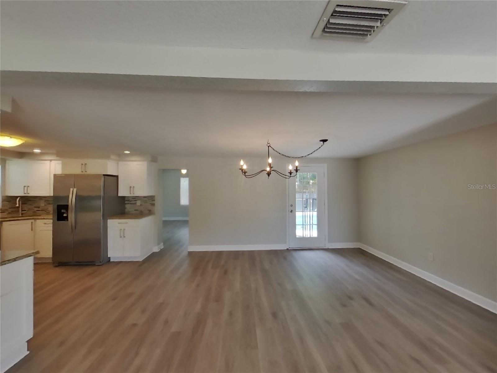 Image 3 of 19 For 1002 Windsor Hill Way