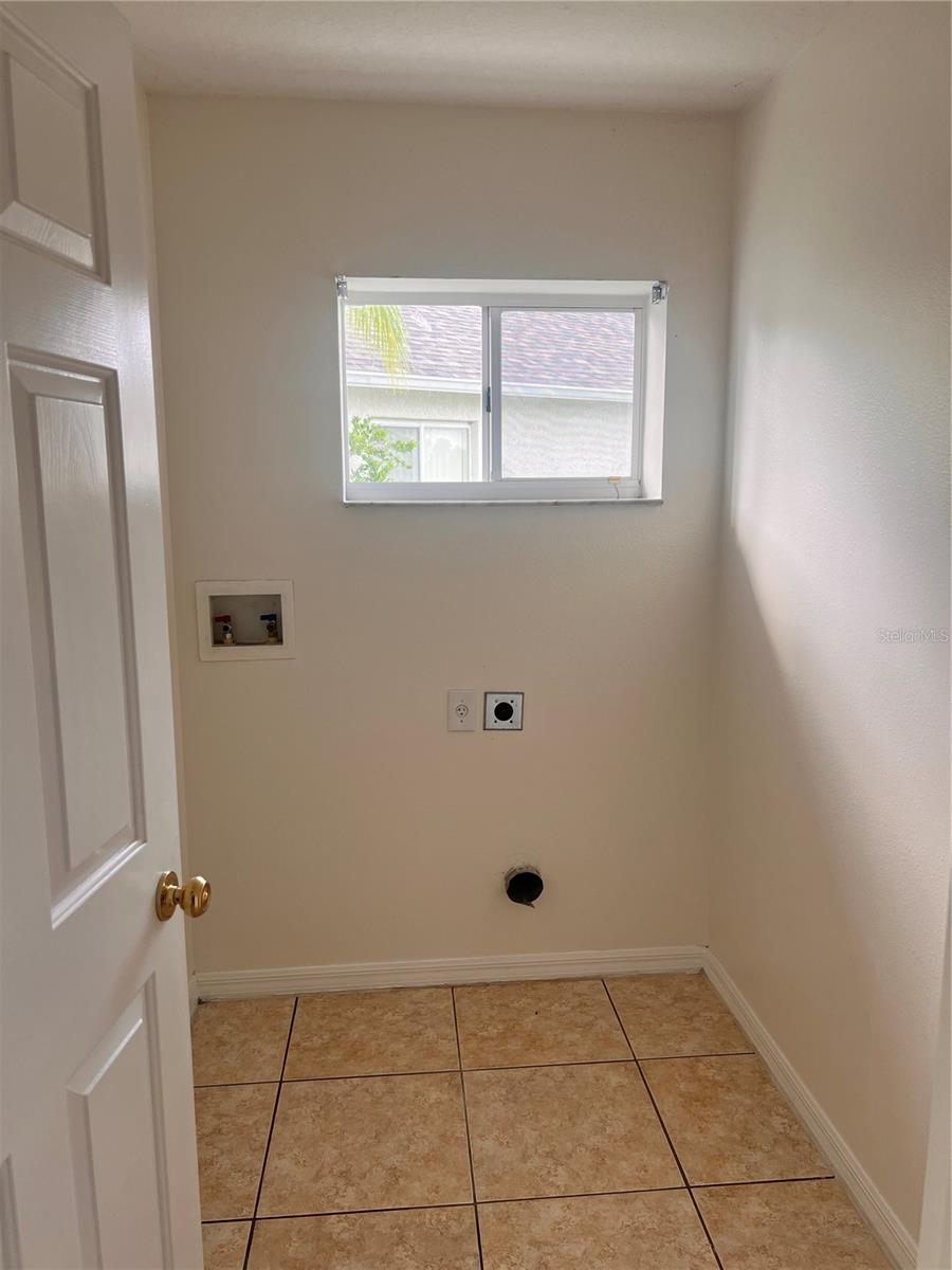 Image 14 of 17 For 6840 Aramon Court
