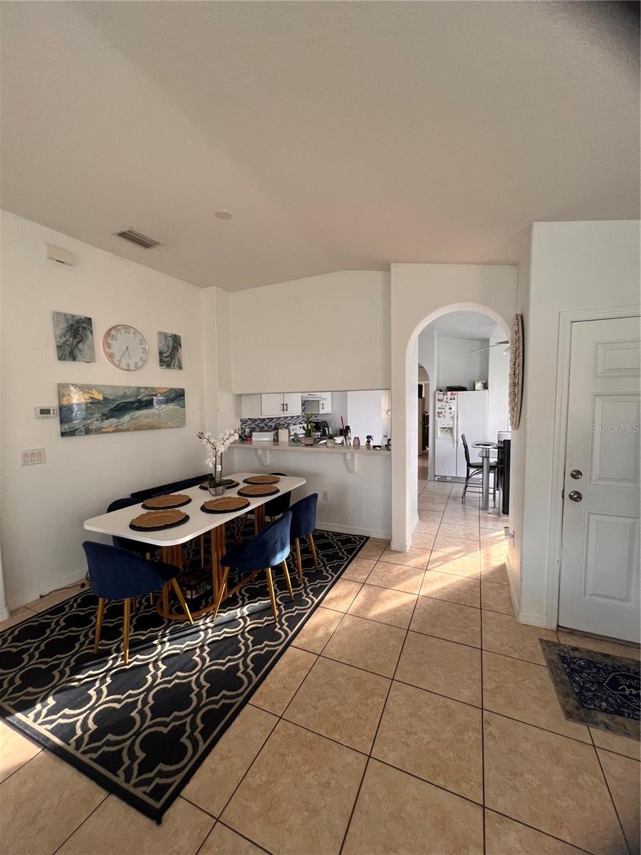 Image 5 of 7 For 6840 Aramon Court