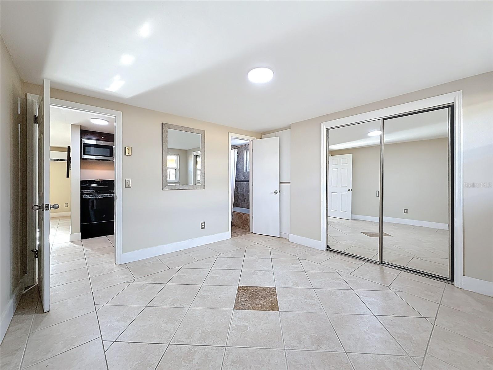 Image 10 of 39 For 2600 Paula Drive 2b