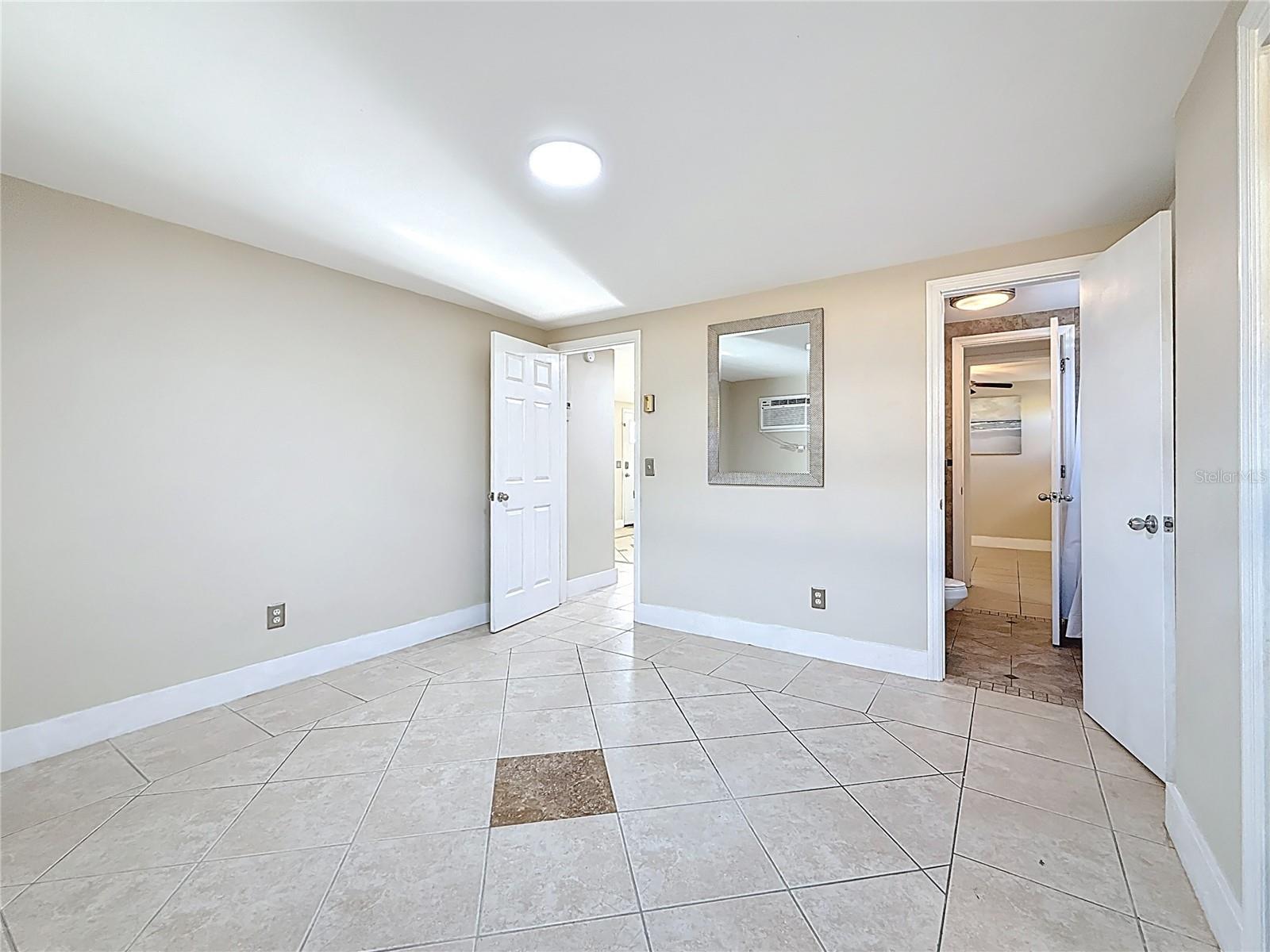 Image 12 of 39 For 2600 Paula Drive 2b