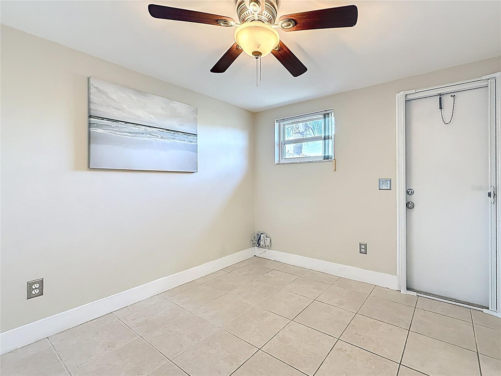 Image 17 of 39 For 2600 Paula Drive 2b