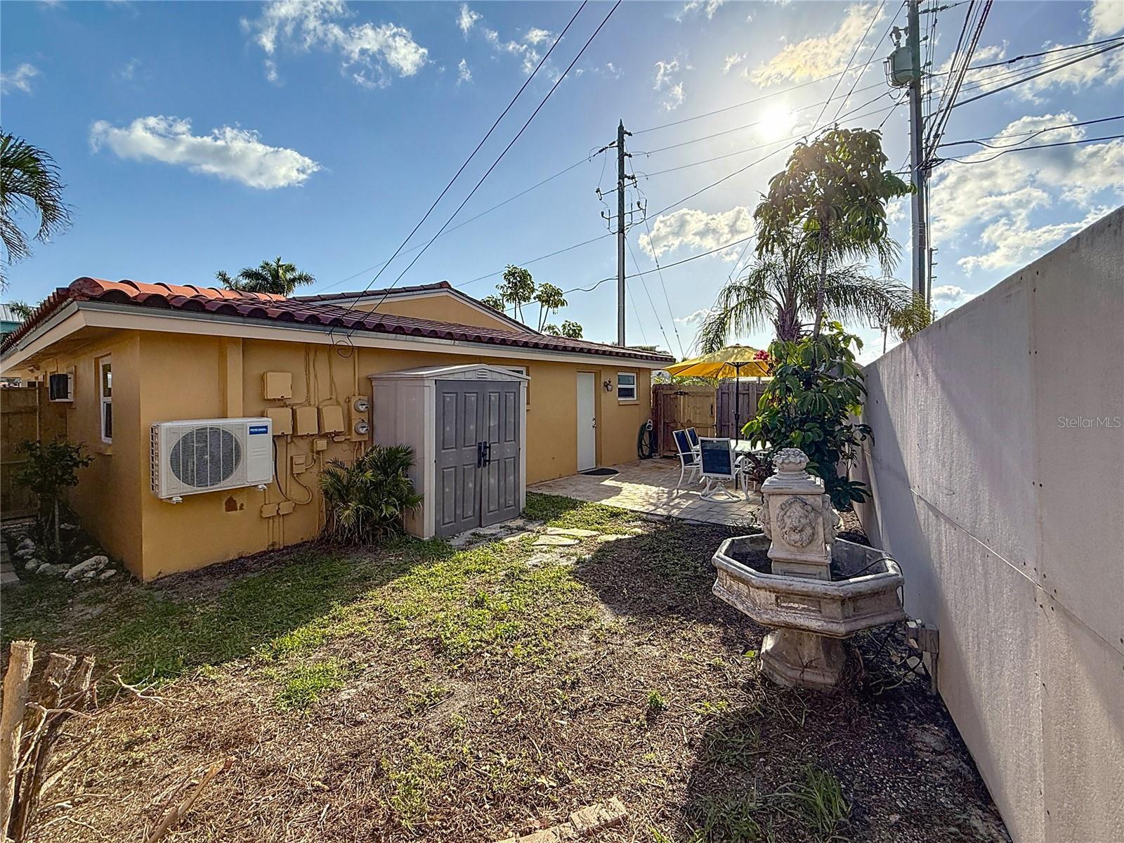 Image 22 of 39 For 2600 Paula Drive 2b