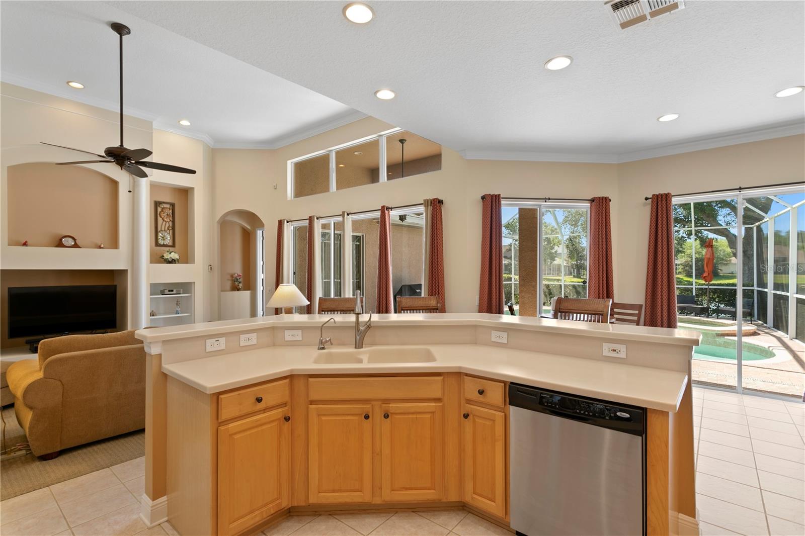 Image 18 of 63 For 10141 Deercliff Drive
