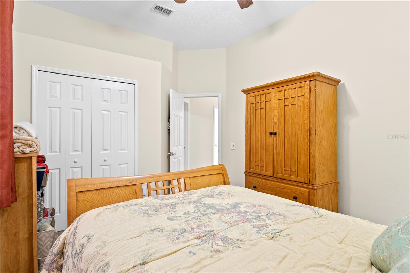 Image 25 of 63 For 10141 Deercliff Drive