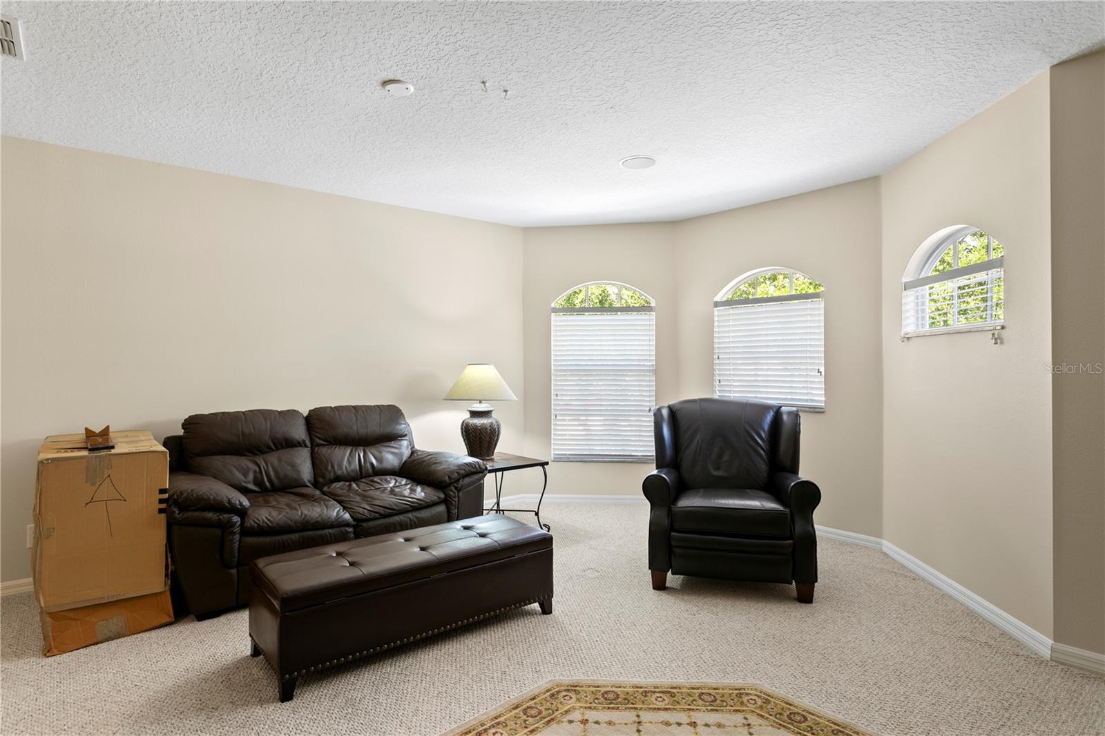 Image 28 of 63 For 10141 Deercliff Drive