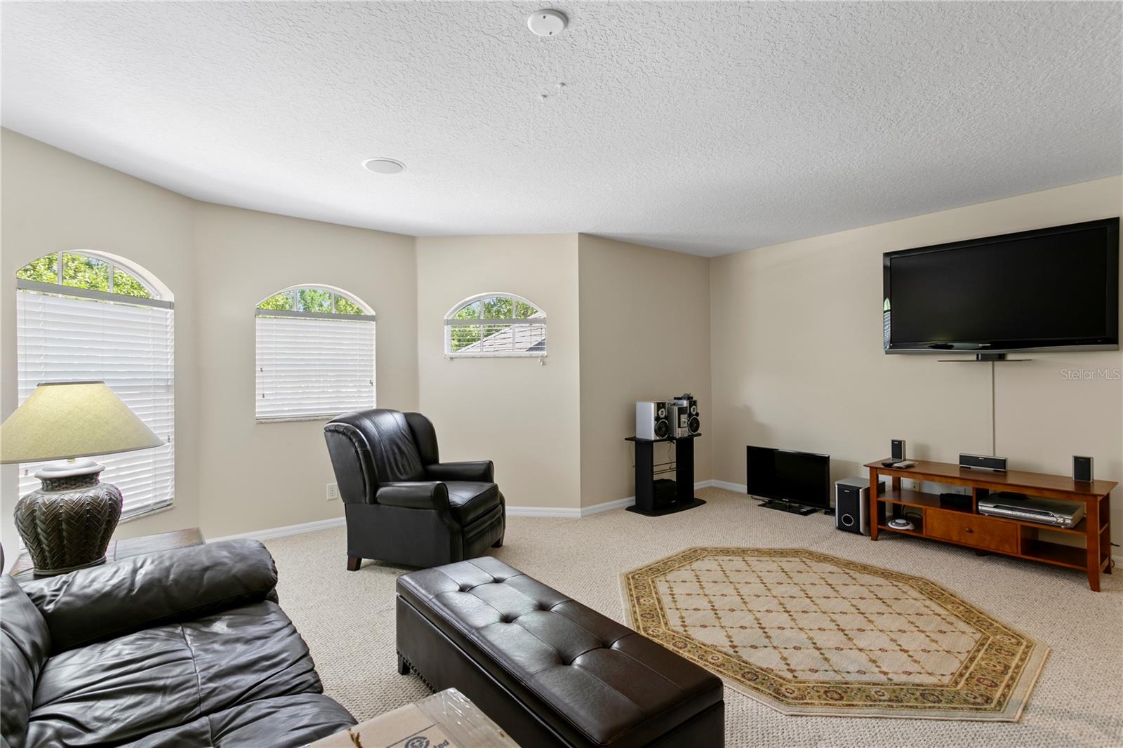 Image 29 of 63 For 10141 Deercliff Drive