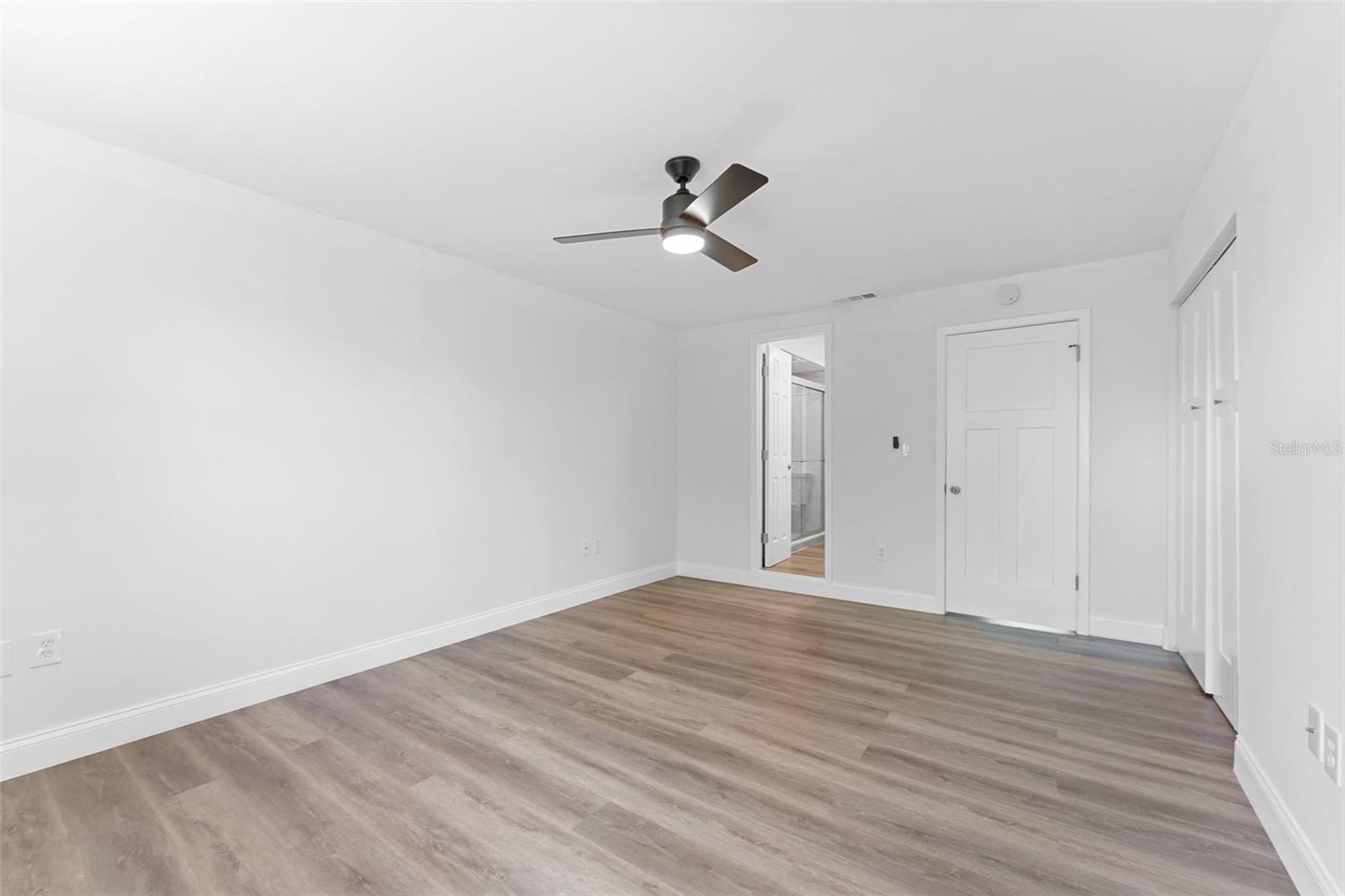 Image 15 of 35 For 1700 Azalea Court B