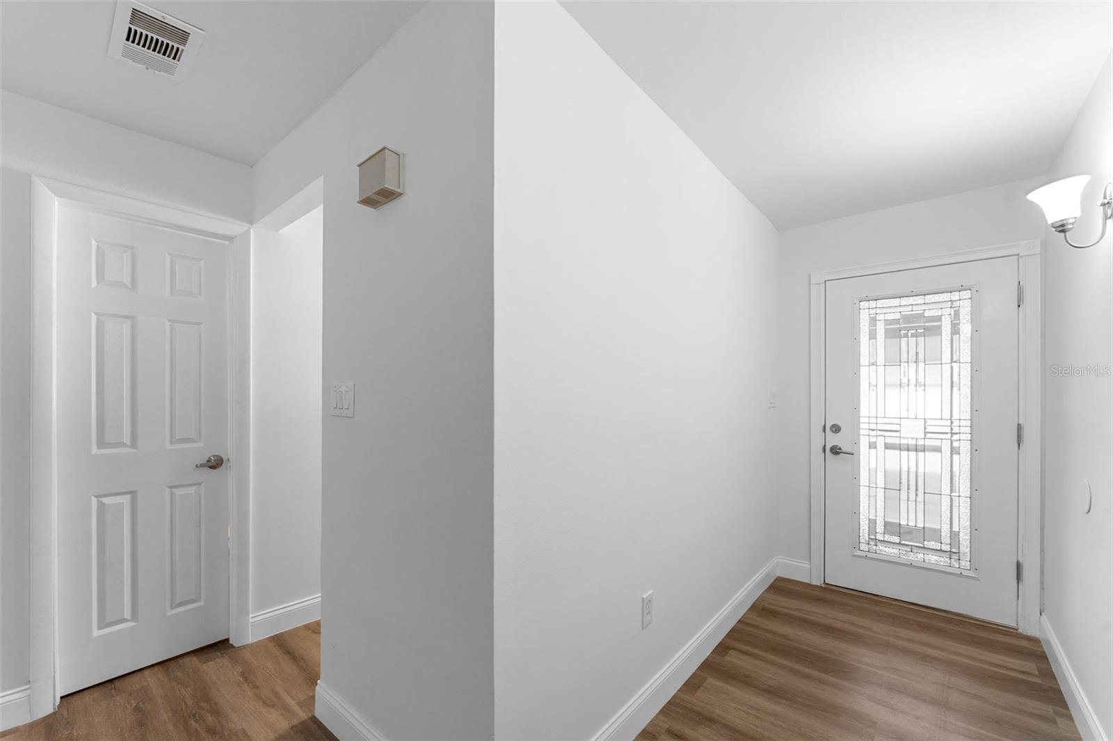 Image 3 of 35 For 1700 Azalea Court B