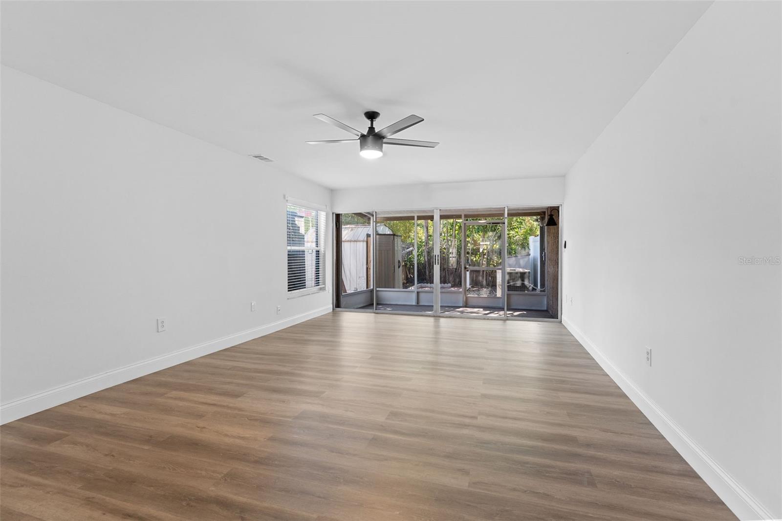 Image 6 of 35 For 1700 Azalea Court B
