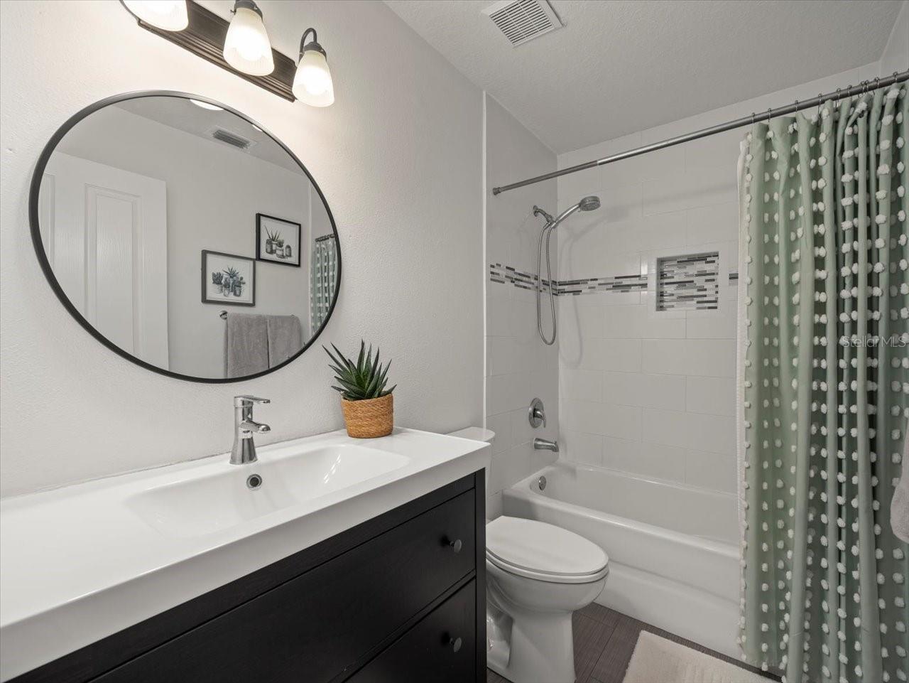 Image 32 of 42 For 17311 Hubers Court
