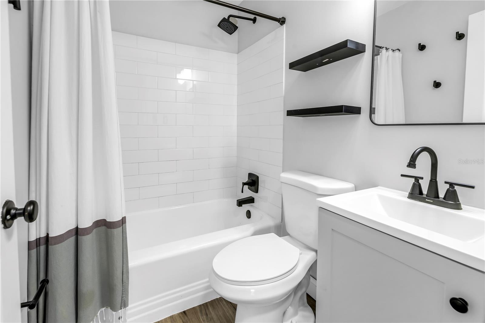 Image 21 of 35 For 1260 Palmetto Street