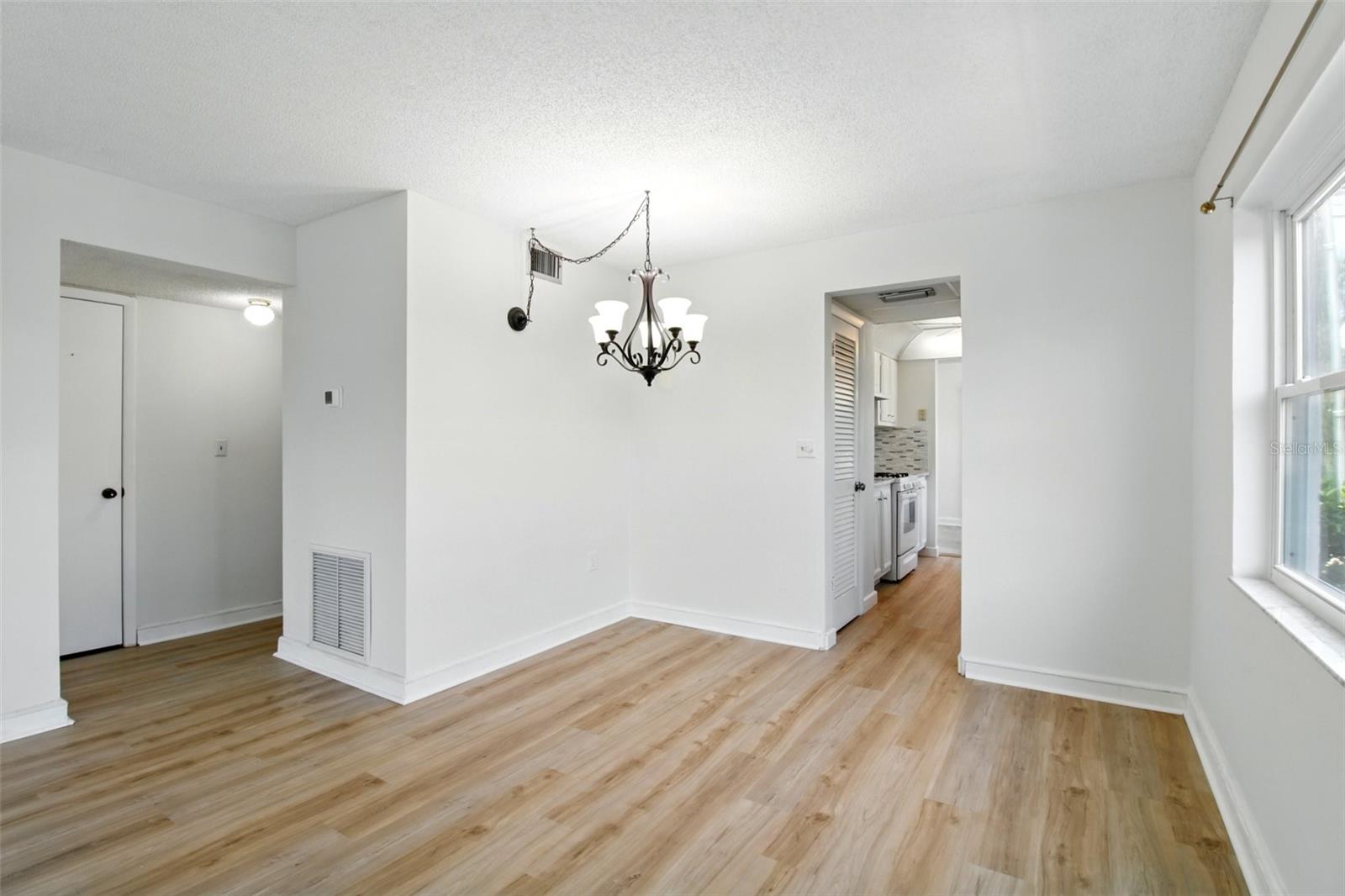 Image 5 of 37 For 10035 63rd Avenue N 12