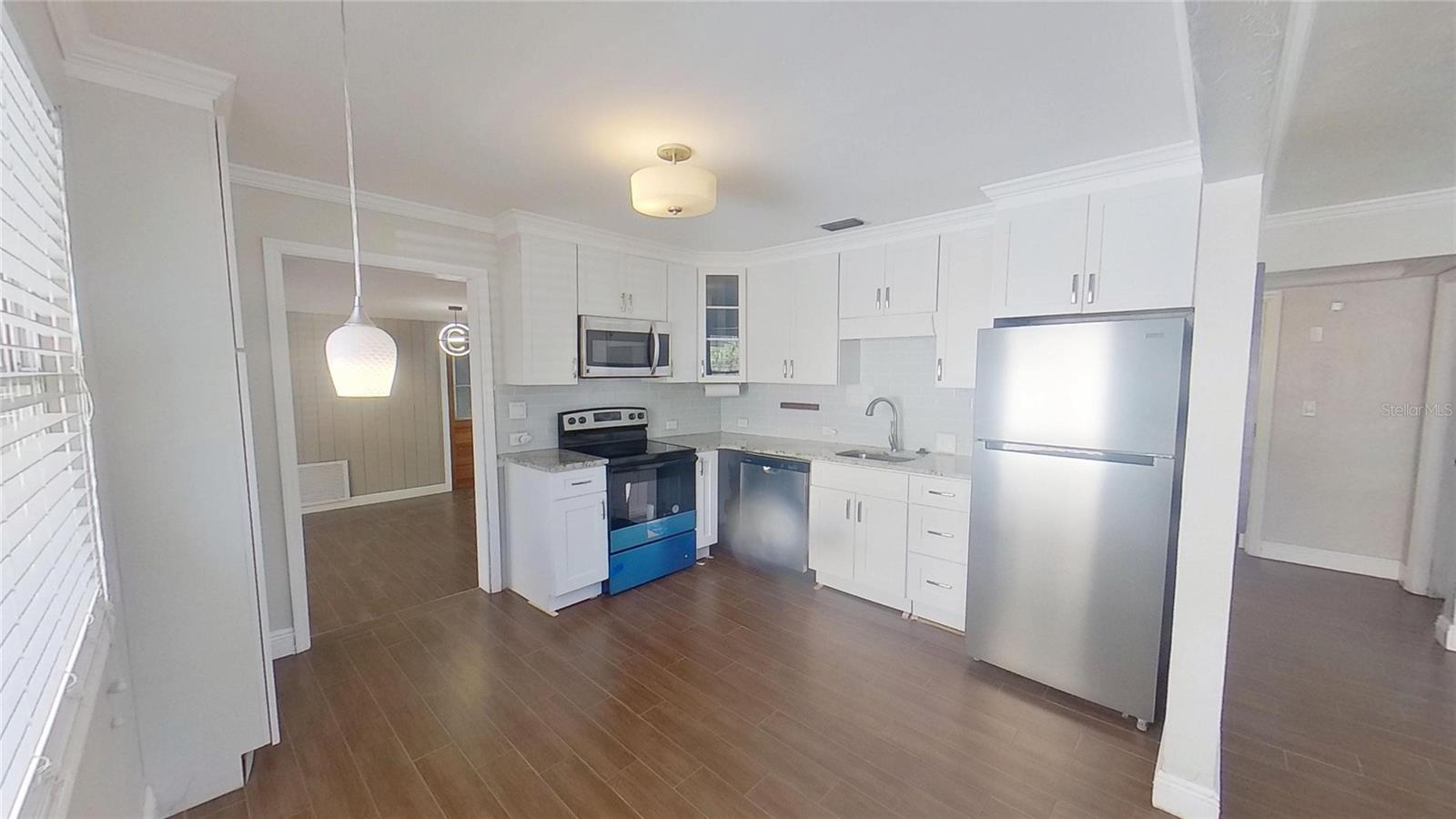 Image 12 of 39 For 5832 27th Avenue S