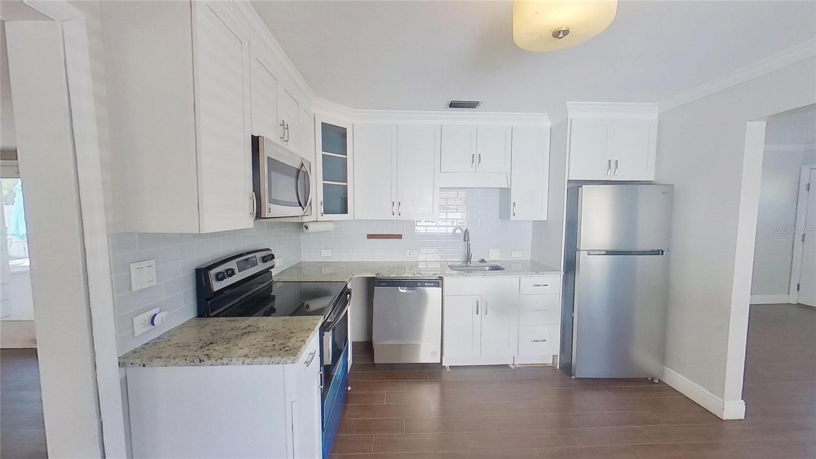 Image 21 of 39 For 5832 27th Avenue S