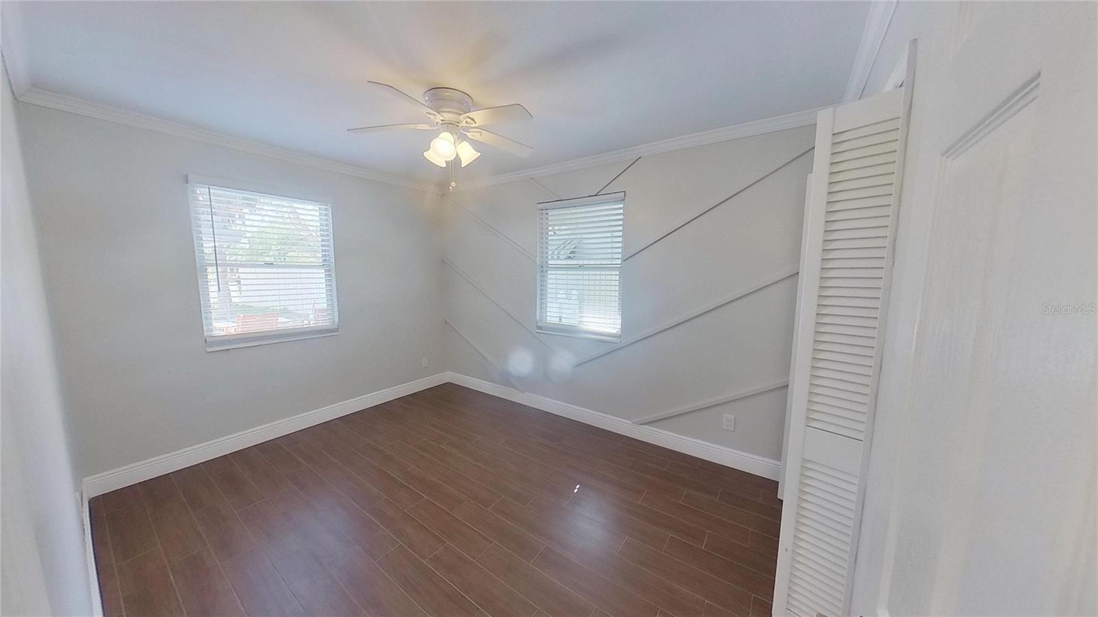 Image 6 of 39 For 5832 27th Avenue S