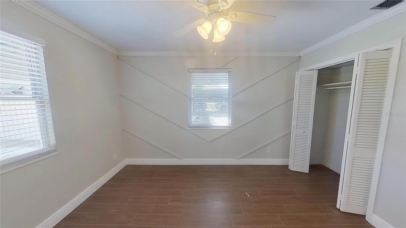 Image 7 of 39 For 5832 27th Avenue S