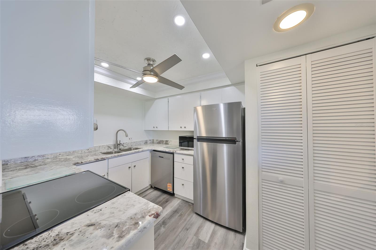 Image 24 of 28 For 1301 Gulf Boulevard 107