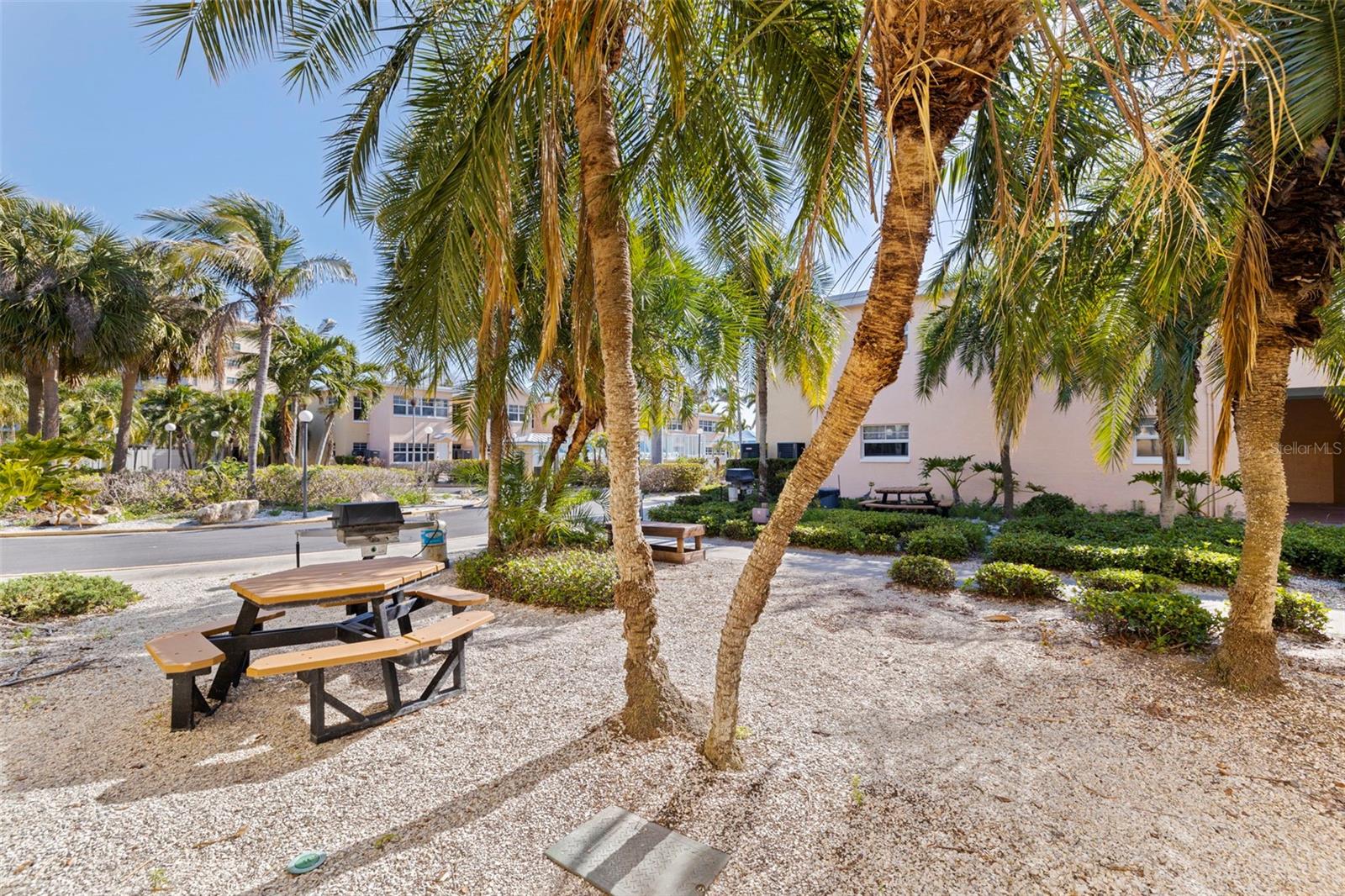 Image 28 of 37 For 19417 Gulf Boulevard E217