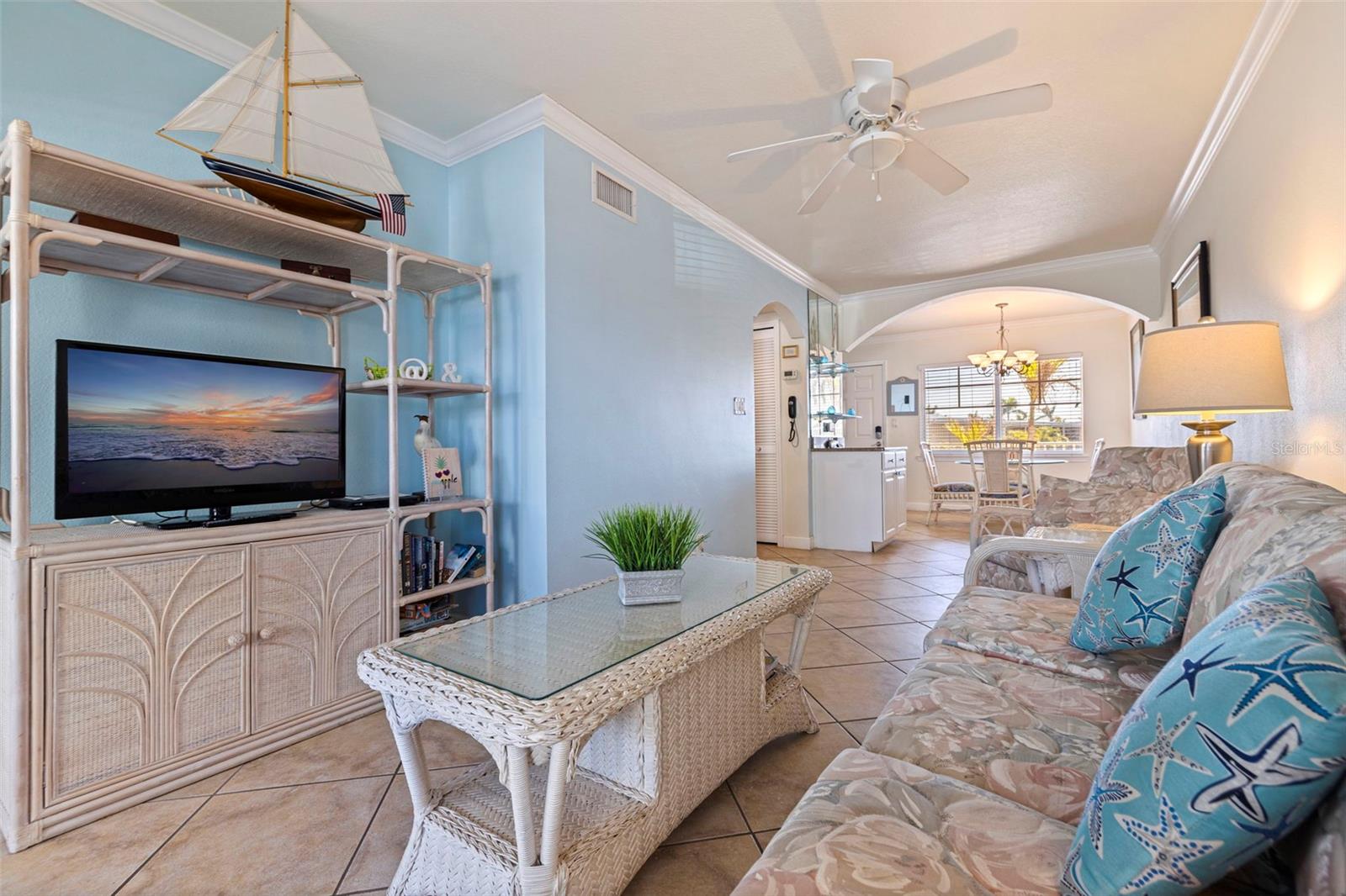 Image 9 of 37 For 19417 Gulf Boulevard E217
