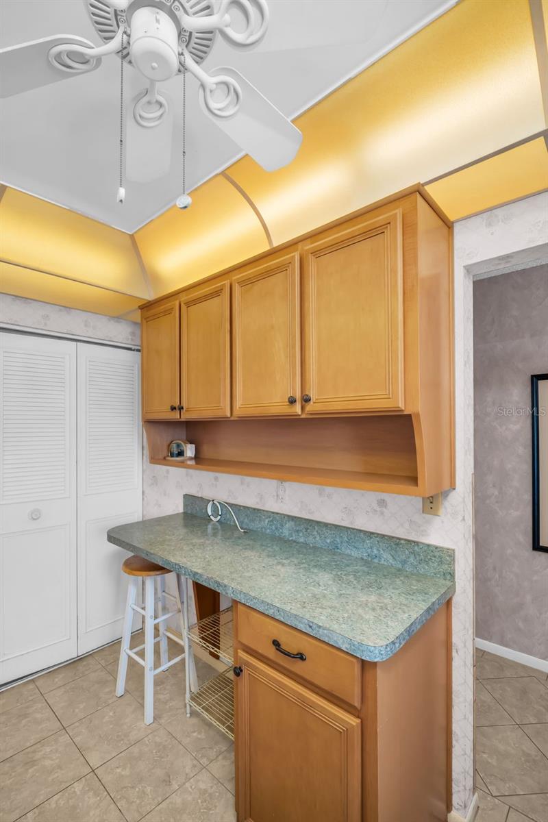 Image 16 of 28 For 5980 Shore Boulevard S 403