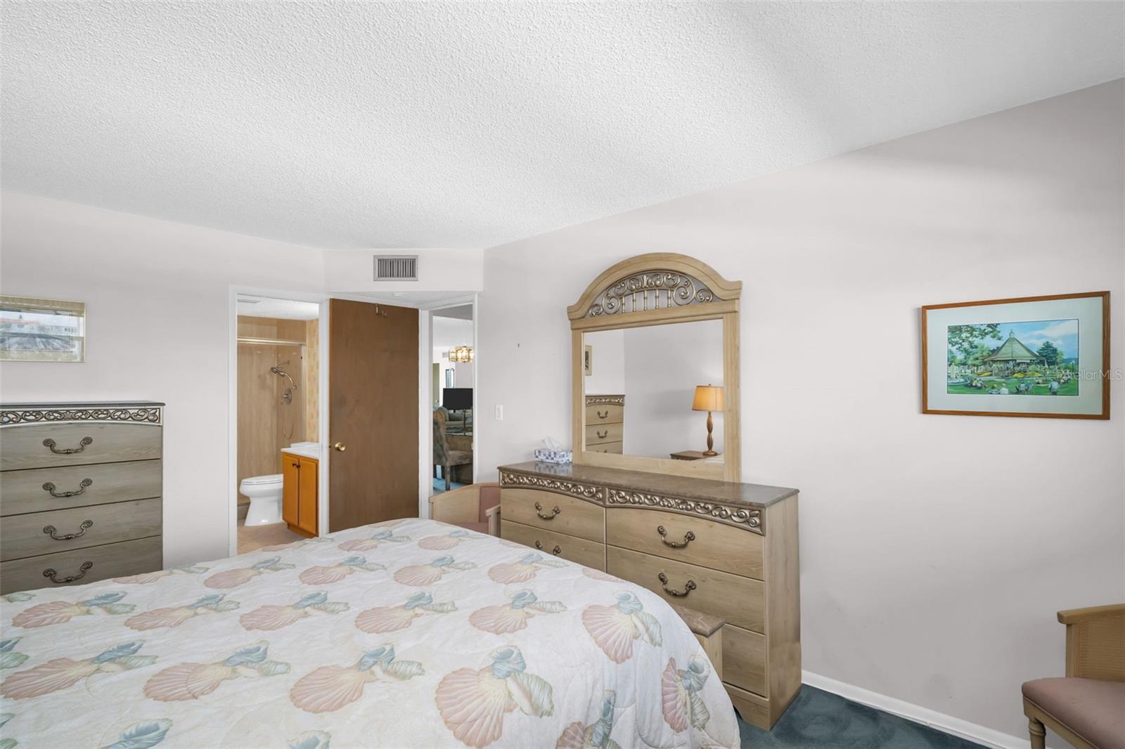 Image 17 of 28 For 5980 Shore Boulevard S 403